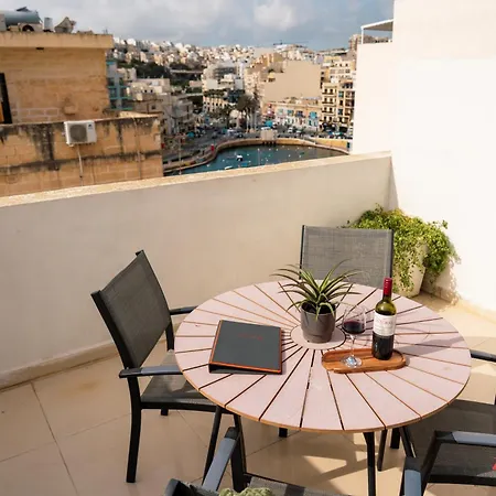 A Penthouse In The Heart Of St Julians 아파트