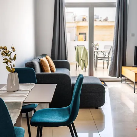 A Penthouse In The Heart Of St Julians アパート *